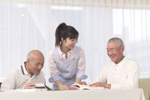 堺市の施設で募集されている介護スタッフ